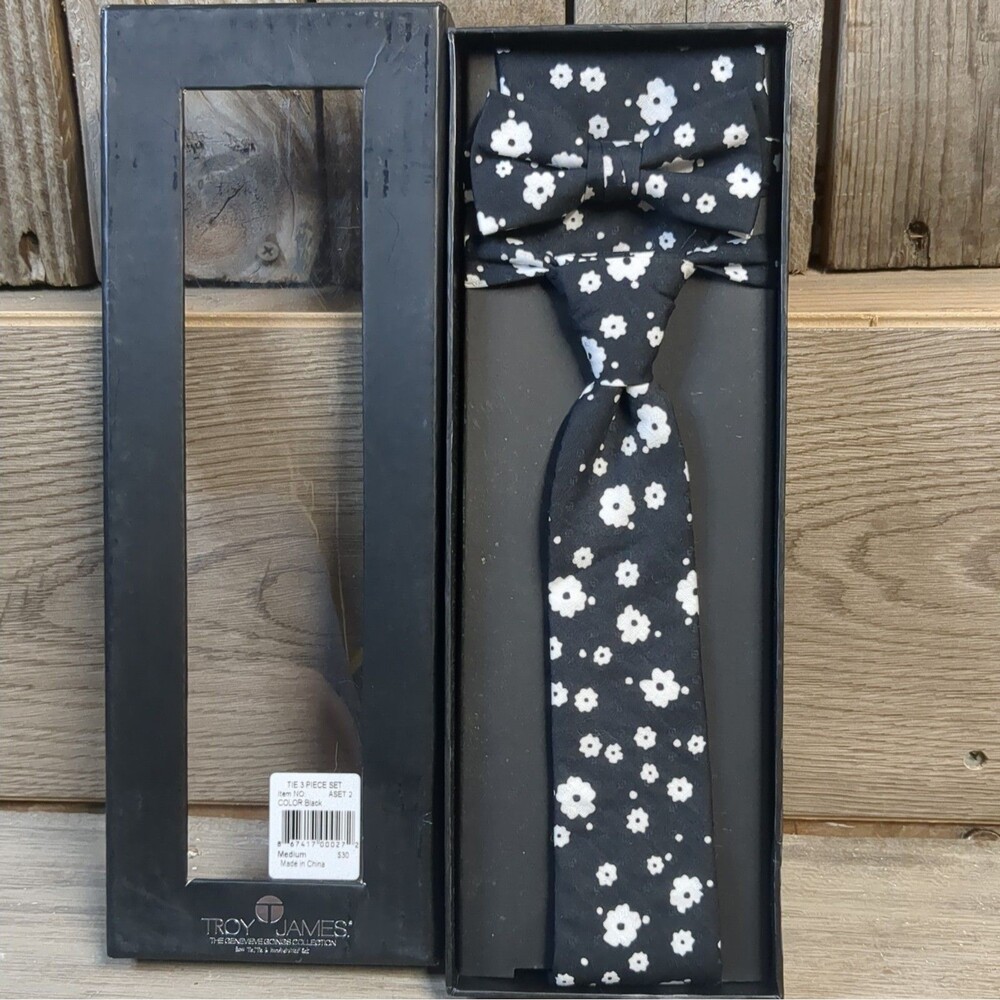 Troy James The Boys Collection Tie, Bow Tie, Hanky 3 Piece Set Size Medium
